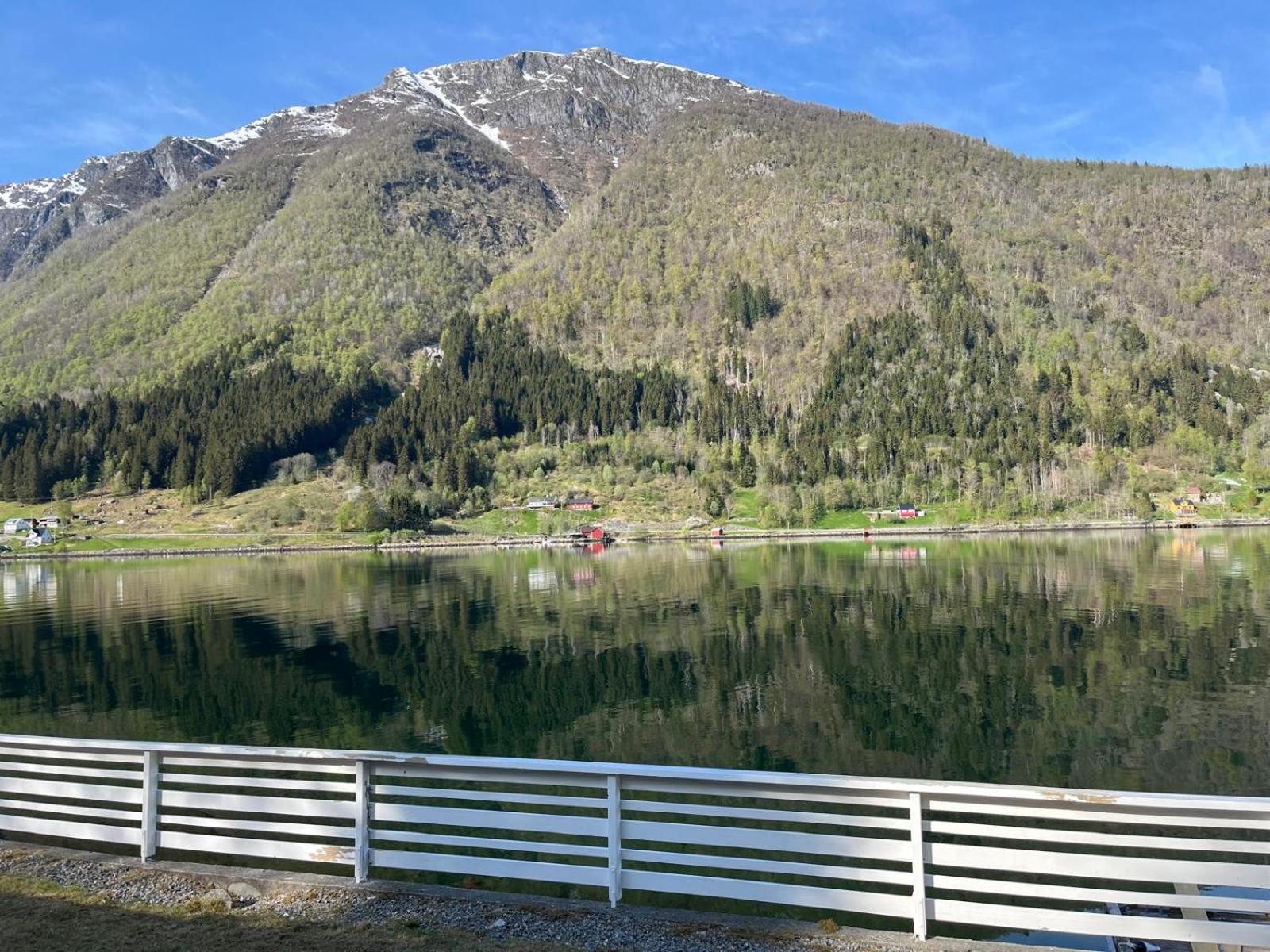 Der Fjordtraum In Balestrand Direkt Am Wasser Ngoại thất bức ảnh